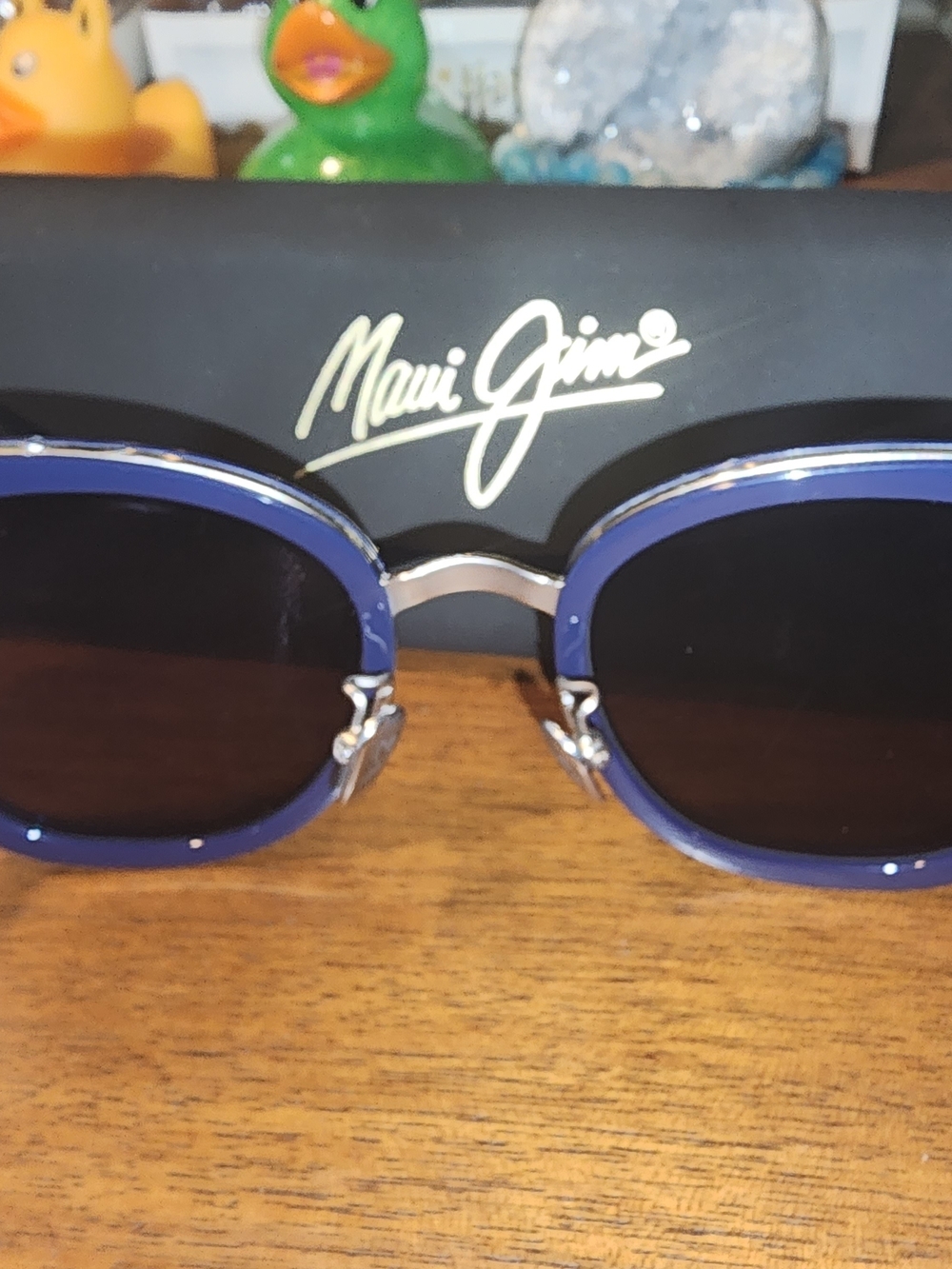 New Maui Jim Blue Mirrored Sunglasses - Picture 6 of 8